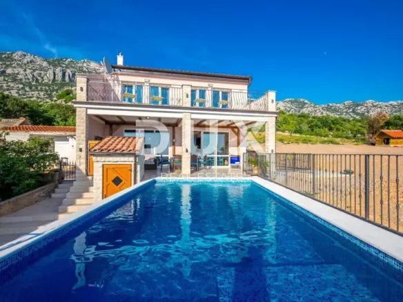 2-bedroom Villa In Jablanac, Croatia (260 M²)