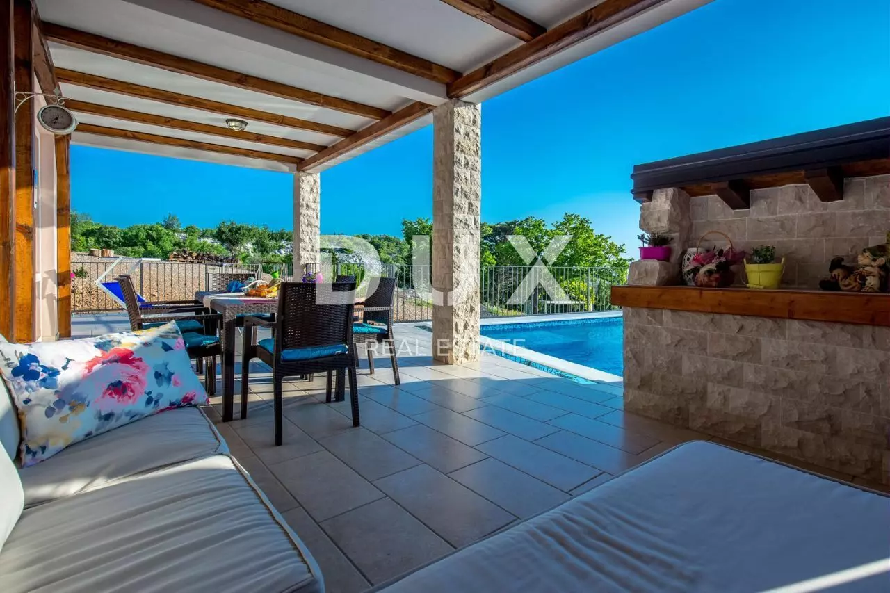 2-bedroom Villa In Jablanac, Croatia (260 M²)