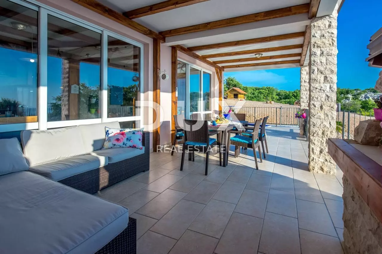 2-bedroom Villa In Jablanac, Croatia (260 M²)