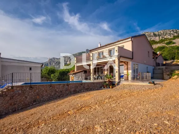2-bedroom Villa In Jablanac, Croatia (260 M²)