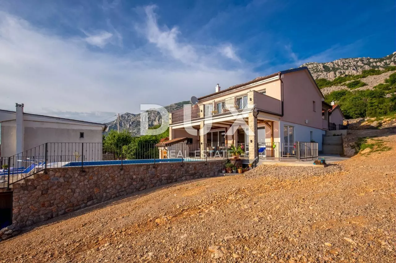 2-bedroom Villa In Jablanac, Croatia (260 M²)