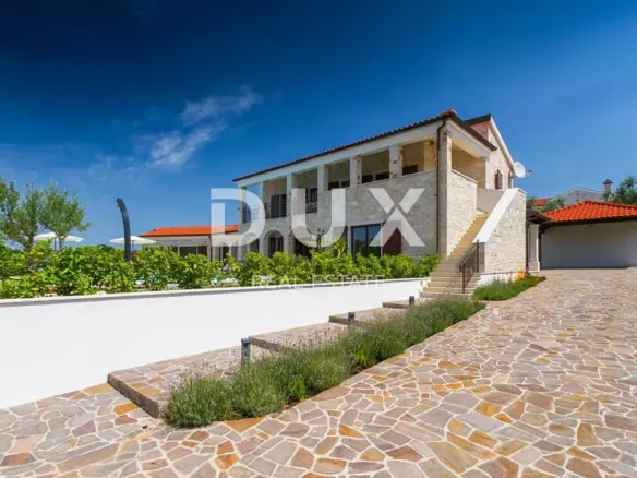 3-bedroom Detached House In Sveti Lovreč, Croatia (250 M²)
