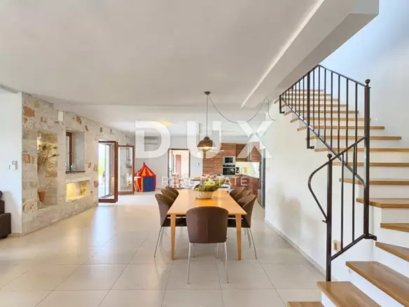 3-bedroom Detached House In Sveti Lovreč, Croatia (250 M²)