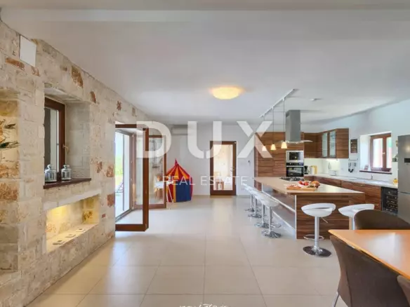 3-bedroom Detached House In Sveti Lovreč, Croatia (250 M²)