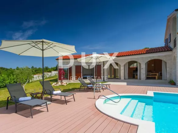 3-bedroom Detached House In Sveti Lovreč, Croatia (250 M²)