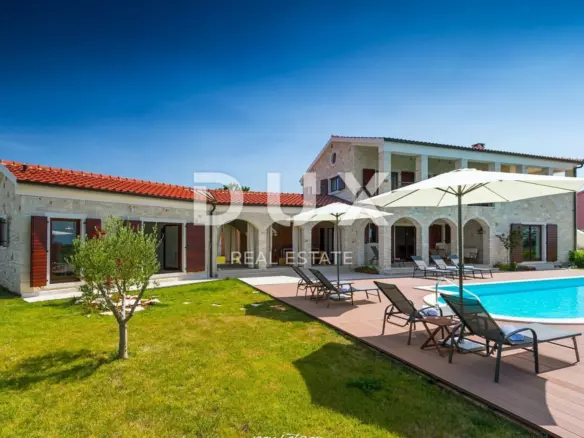 3-bedroom Detached House In Sveti Lovreč, Croatia (250 M²)