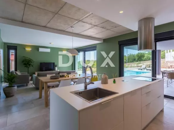 3-bedroom Villa In Vrh, Croatia (223 M²)