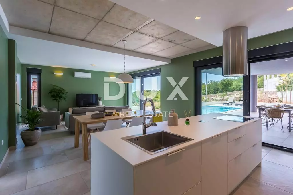 3-bedroom Villa In Vrh, Croatia (223 M²)