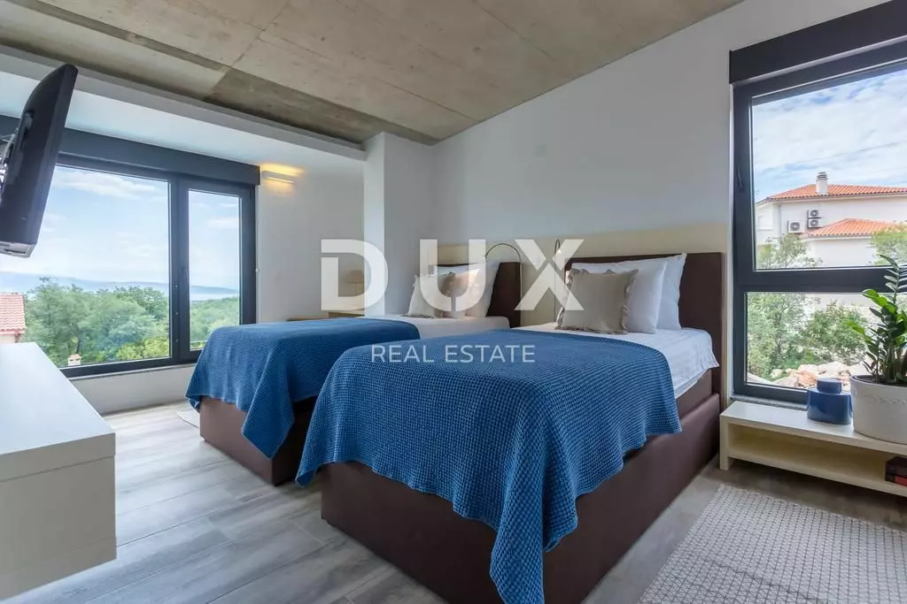 3-bedroom Villa In Vrh, Croatia (223 M²)