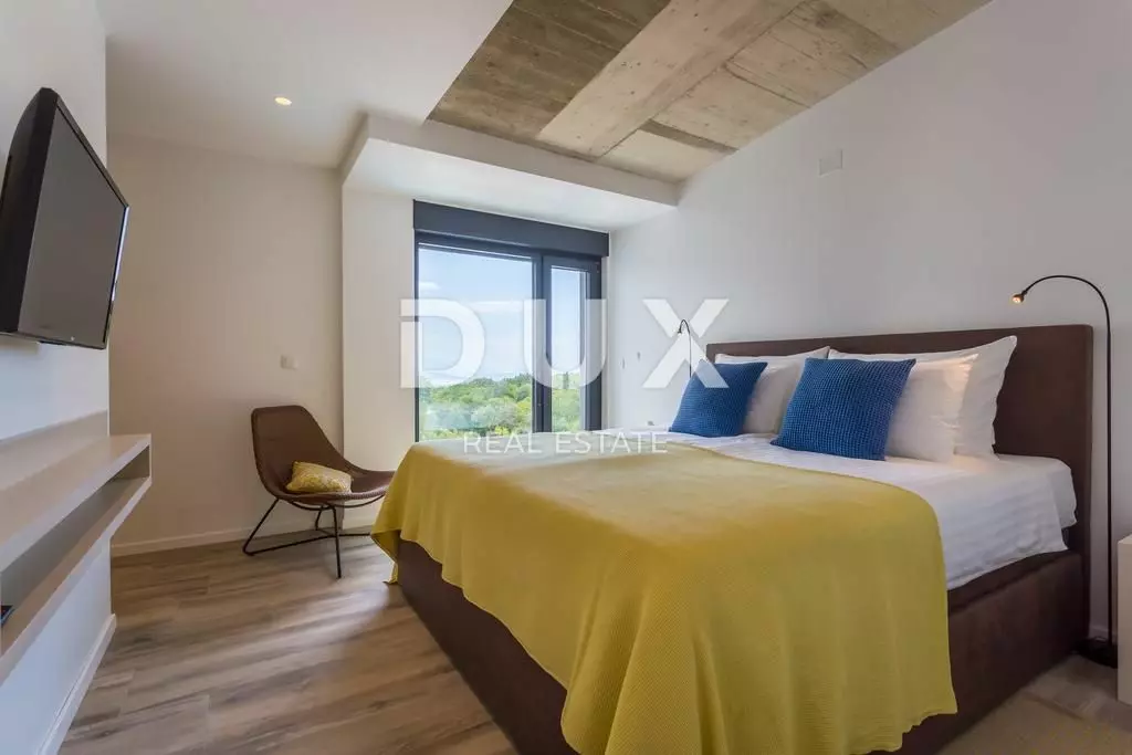3-bedroom Villa In Vrh, Croatia (223 M²)