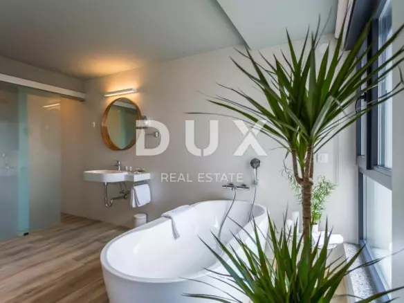 3-bedroom Villa In Vrh, Croatia (223 M²)