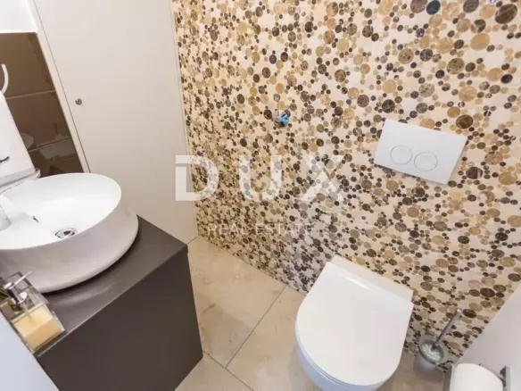 3-bedroom Villa In Vrh, Croatia (223 M²)