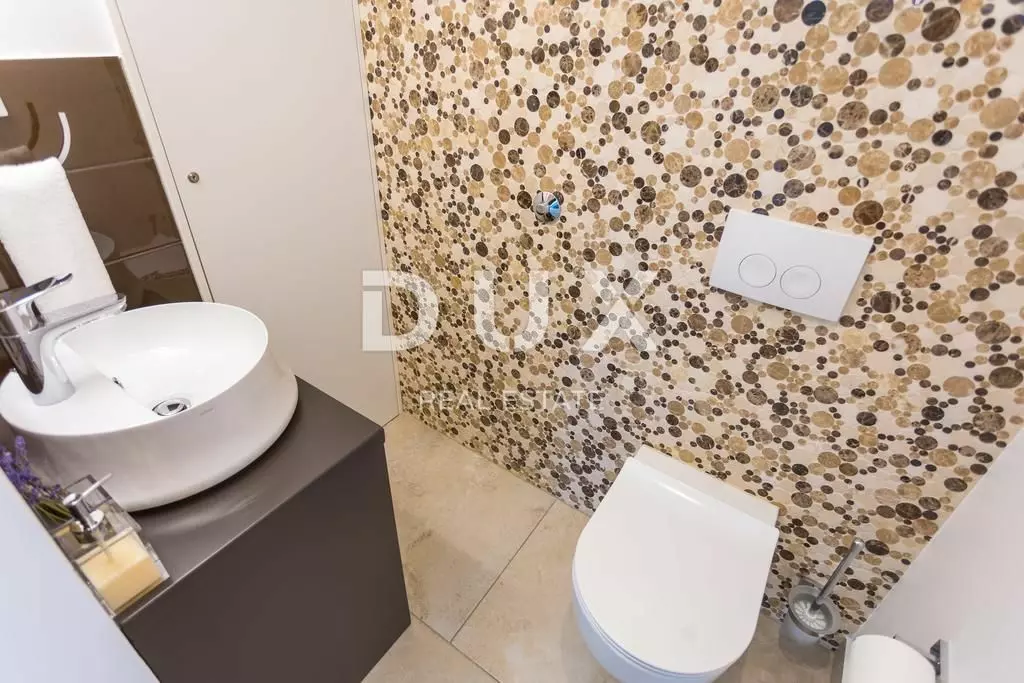 3-bedroom Villa In Vrh, Croatia (223 M²)