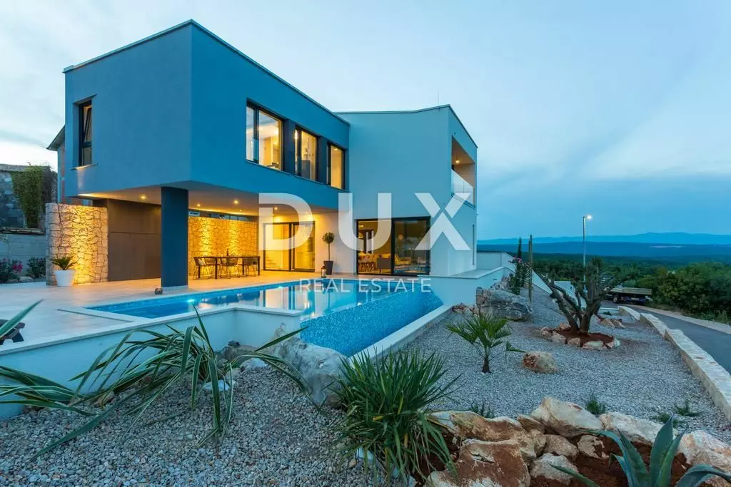 3-bedroom Villa In Vrh, Croatia (223 M²)