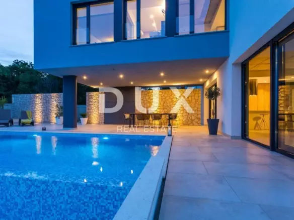 3-bedroom Villa In Vrh, Croatia (223 M²)