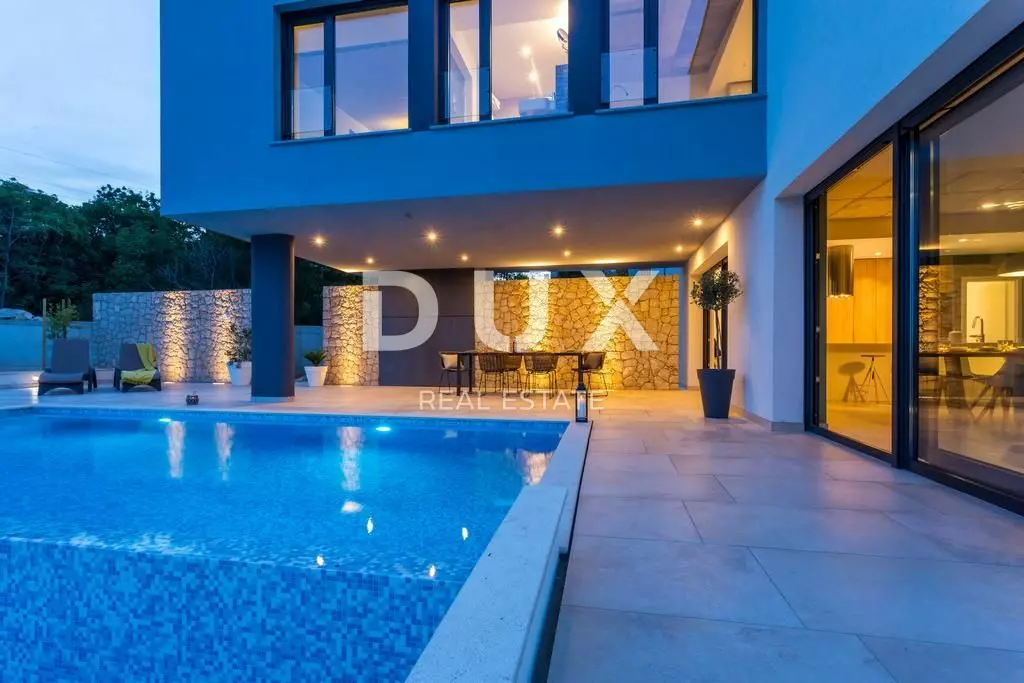 3-bedroom Villa In Vrh, Croatia (223 M²)