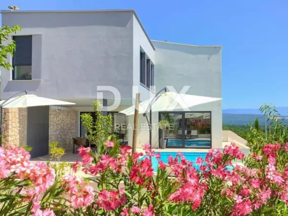 3-bedroom Villa In Vrh, Croatia (223 M²)