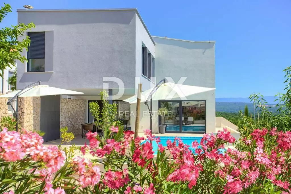3-bedroom Villa In Vrh, Croatia (223 M²)