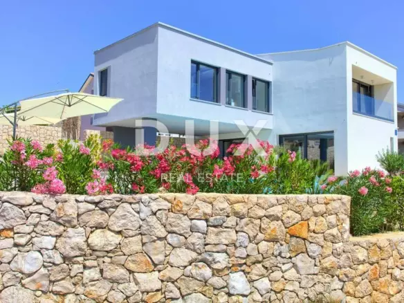3-bedroom Villa In Vrh, Croatia (223 M²)