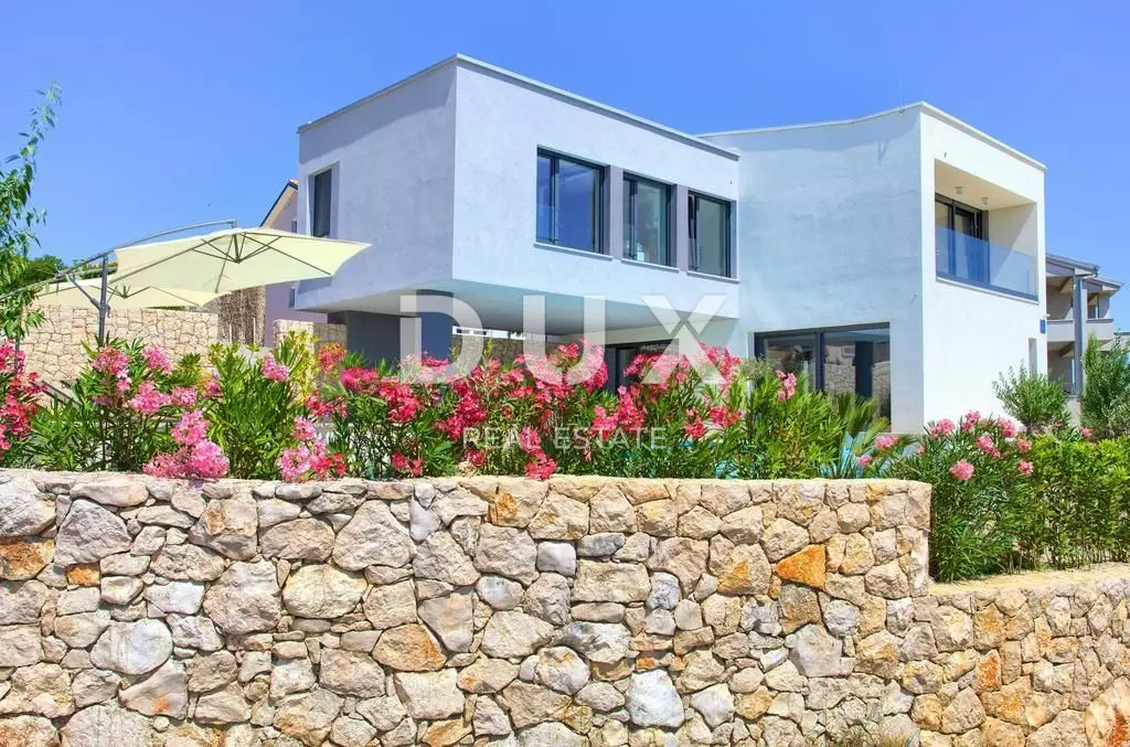 3-bedroom Villa In Vrh, Croatia (223 M²)
