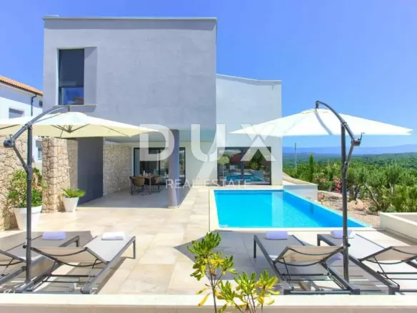 3-bedroom Villa In Vrh, Croatia (223 M²)