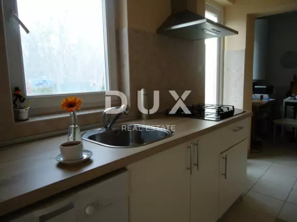 3-bedroom Apartment In Brešca, Croatia (137,77 M²)