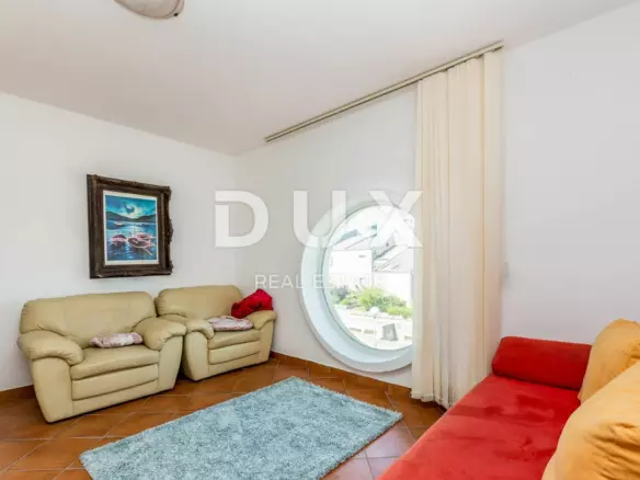 4-bedroom Apartment In Njivice, Croatia (148 M²)