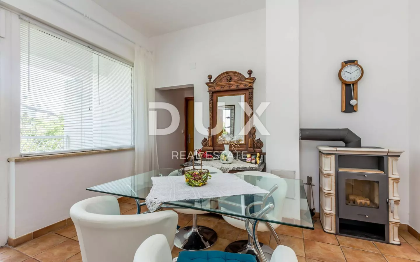4-bedroom Apartment In Njivice, Croatia (148 M²)