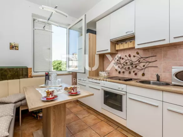 4-bedroom Apartment In Njivice, Croatia (148 M²)