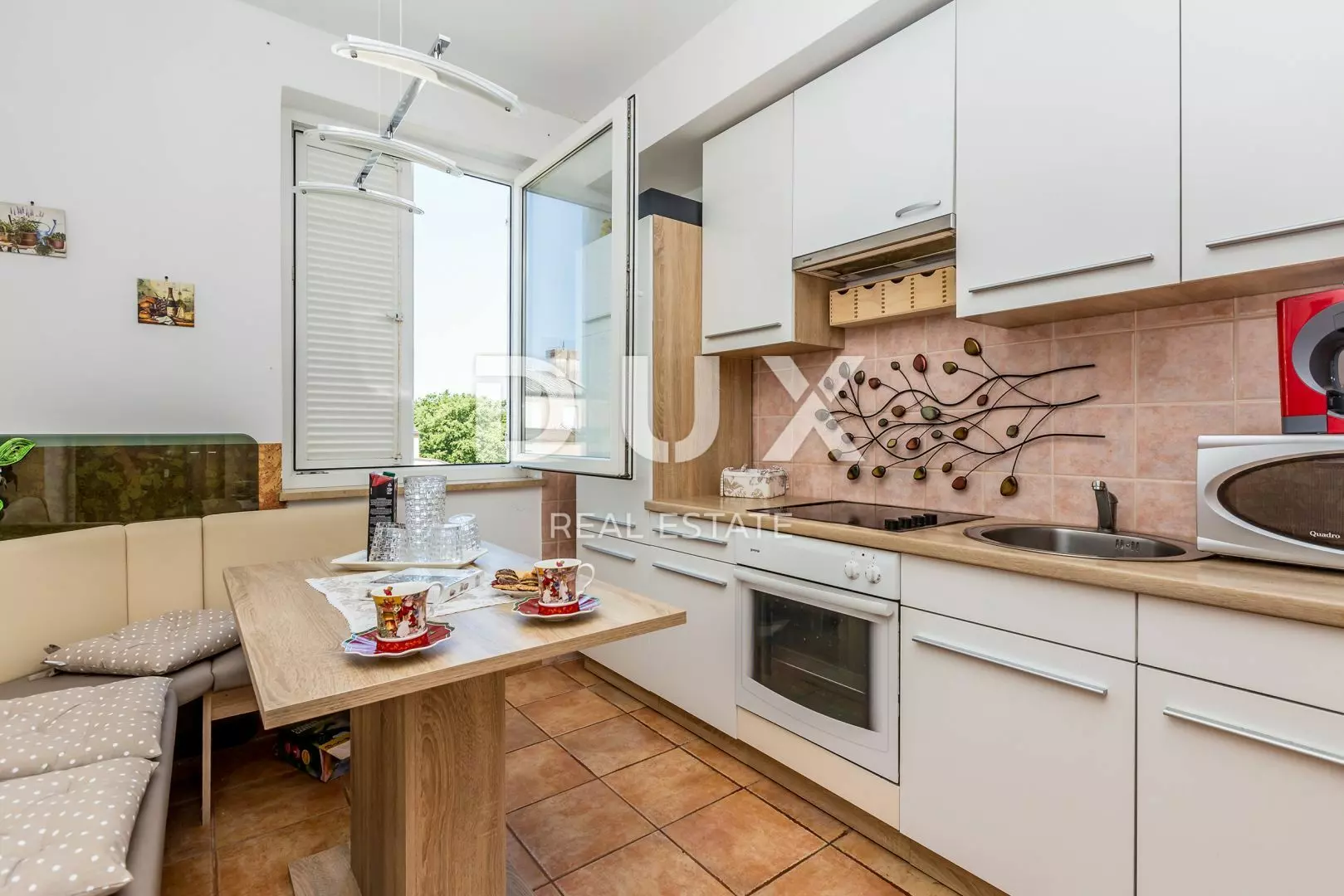 4-bedroom Apartment In Njivice, Croatia (148 M²)