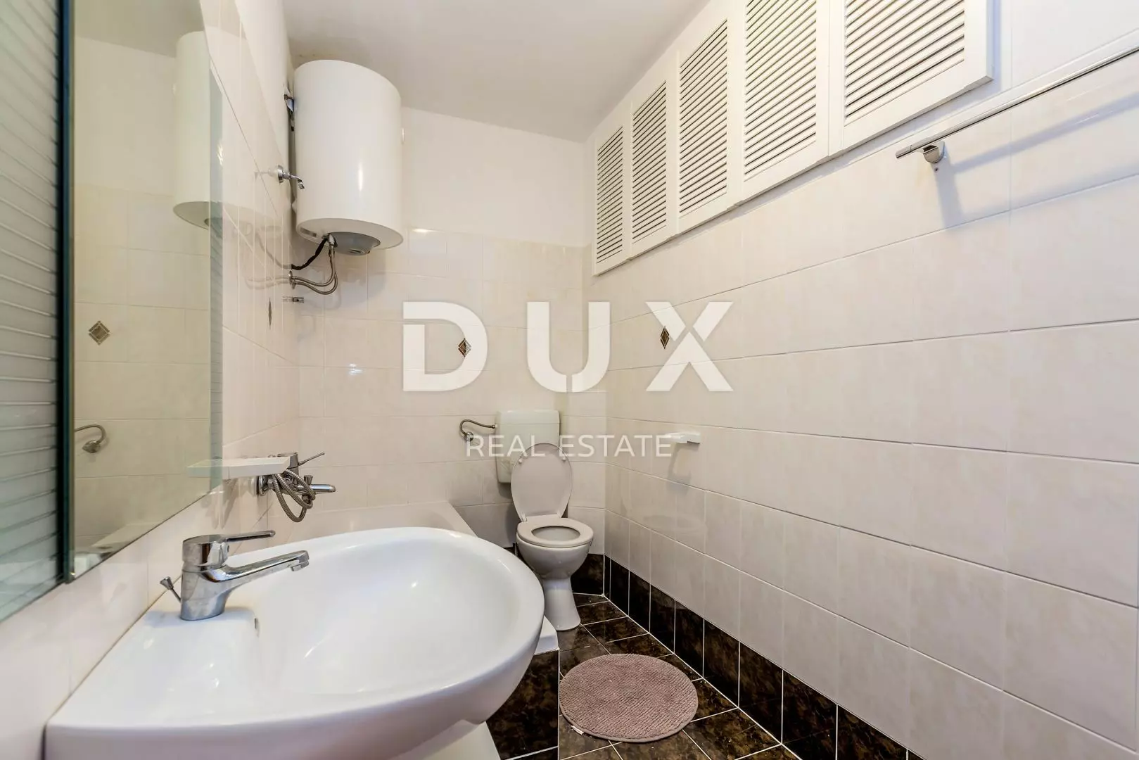 4-bedroom Apartment In Njivice, Croatia (148 M²)