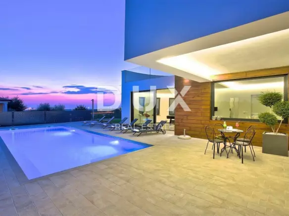 5-bedroom Villa In Višnjan, Croatia (370 M²)