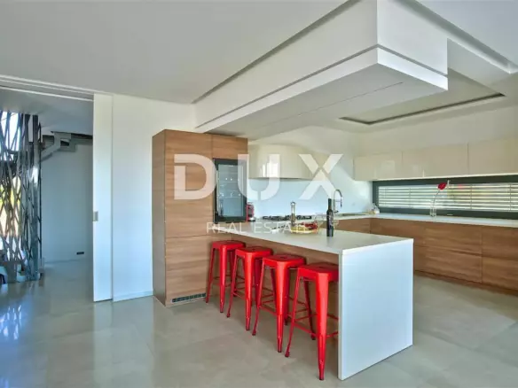 5-bedroom Villa In Višnjan, Croatia (370 M²)