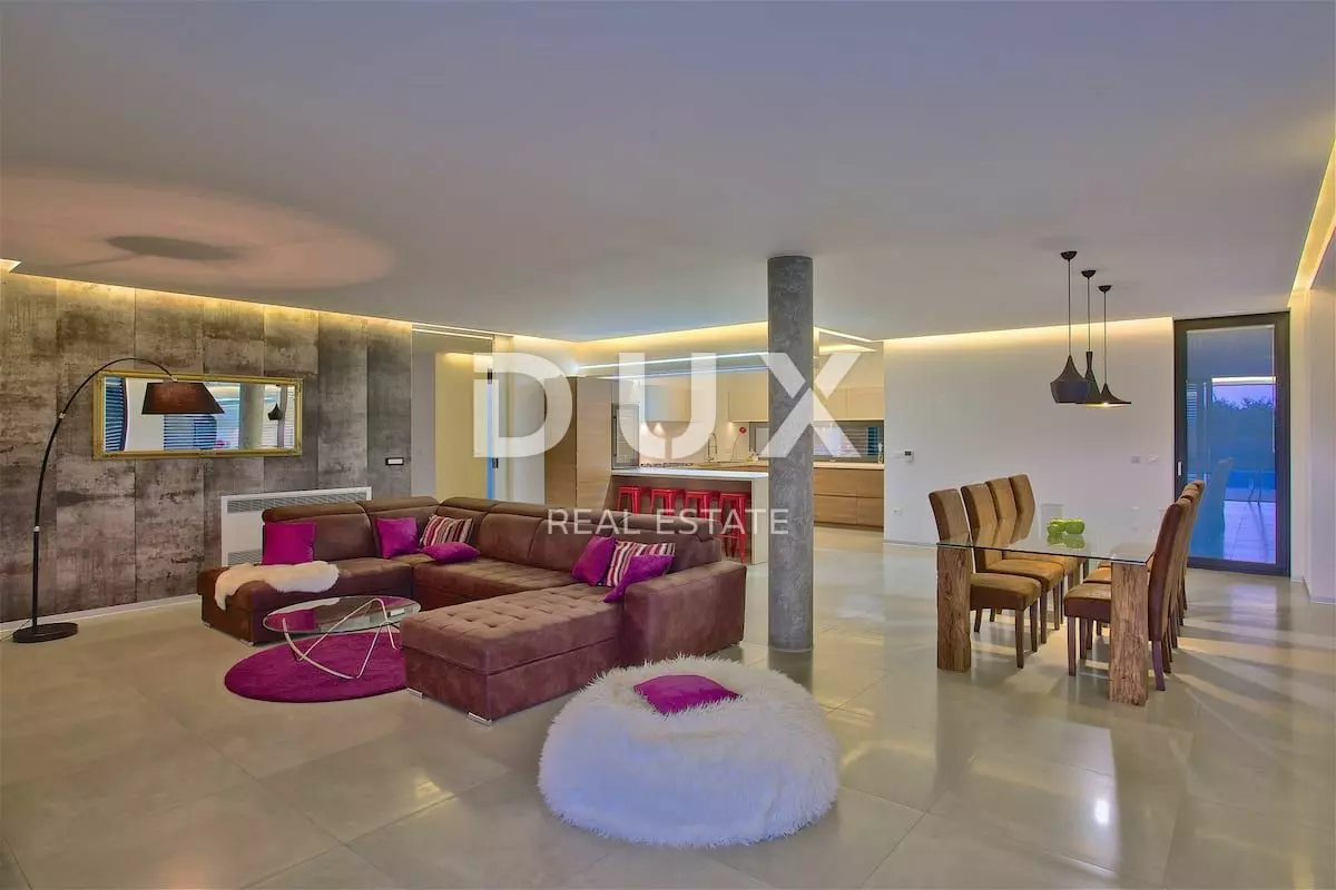 5-bedroom Villa In Višnjan, Croatia (370 M²)