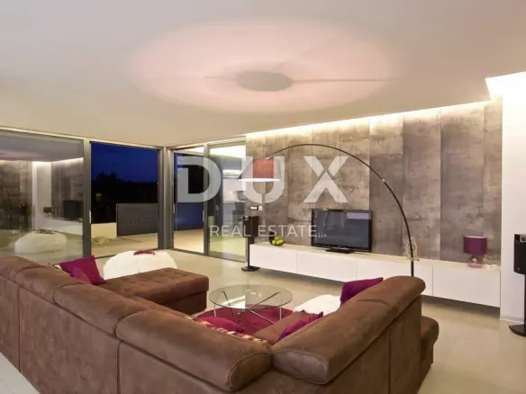 5-bedroom Villa In Višnjan, Croatia (370 M²)