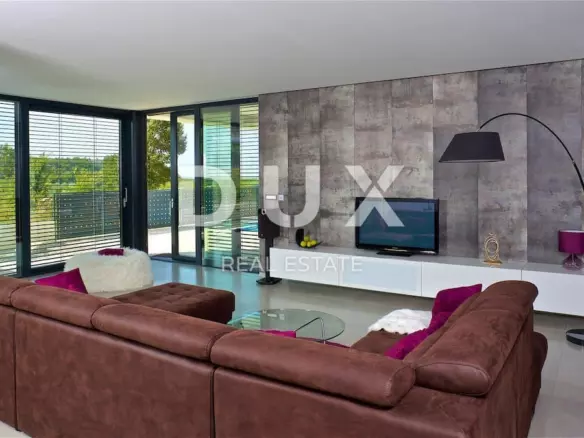 5-bedroom Villa In Višnjan, Croatia (370 M²)