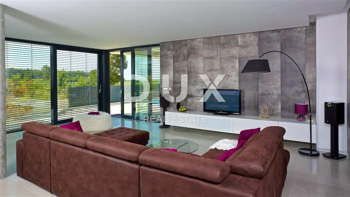 5-bedroom Villa In Višnjan, Croatia (370 M²)