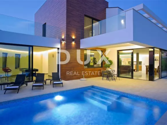 5-bedroom Villa In Višnjan, Croatia (370 M²)
