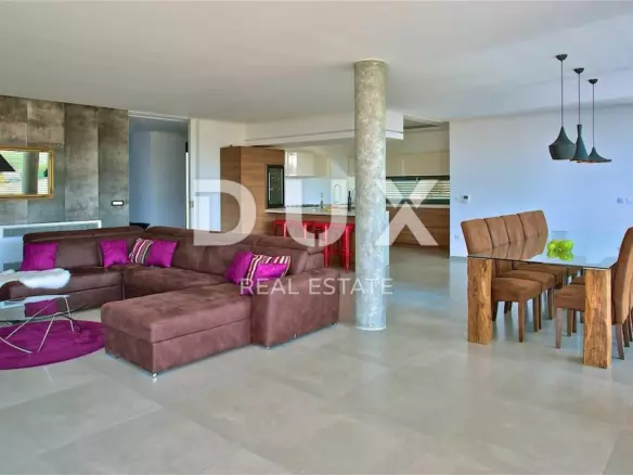 5-bedroom Villa In Višnjan, Croatia (370 M²)