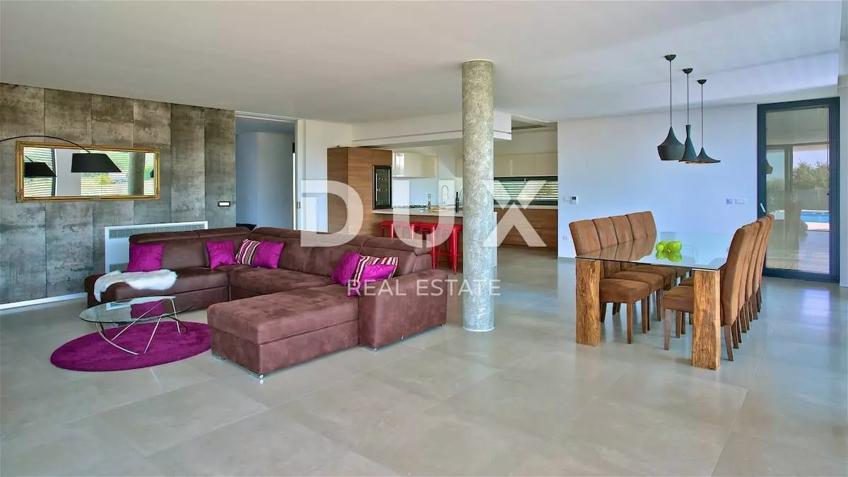 5-bedroom Villa In Višnjan, Croatia (370 M²)