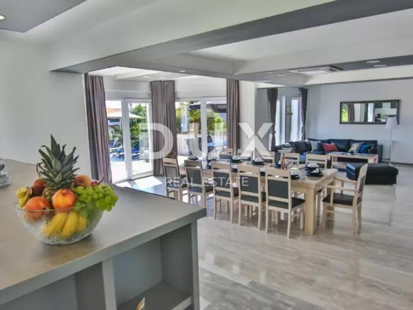 5-bedroom Detached House In Rogovići, Croatia (450 M²)
