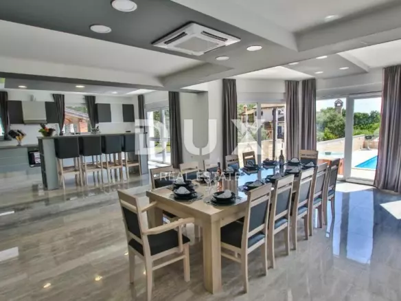 5-bedroom Detached House In Rogovići, Croatia (450 M²)