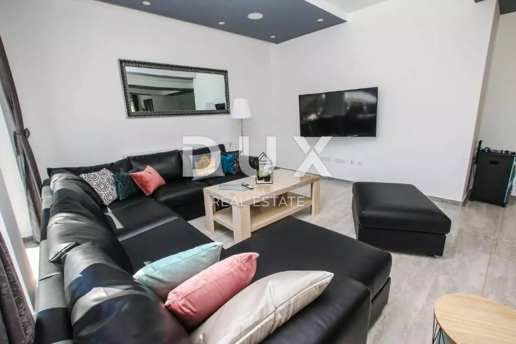 5-bedroom Detached House In Rogovići, Croatia (450 M²)