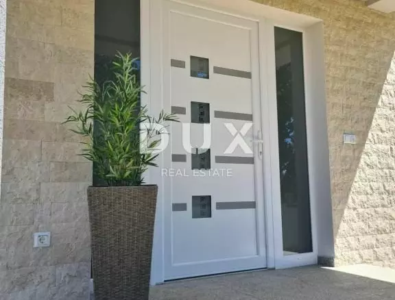 5-bedroom Detached House In Rogovići, Croatia (450 M²)