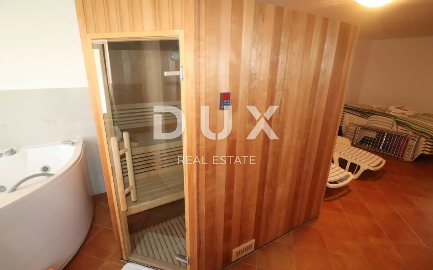 5-bedroom Villa In Supetarska Draga, Croatia (410 M²)