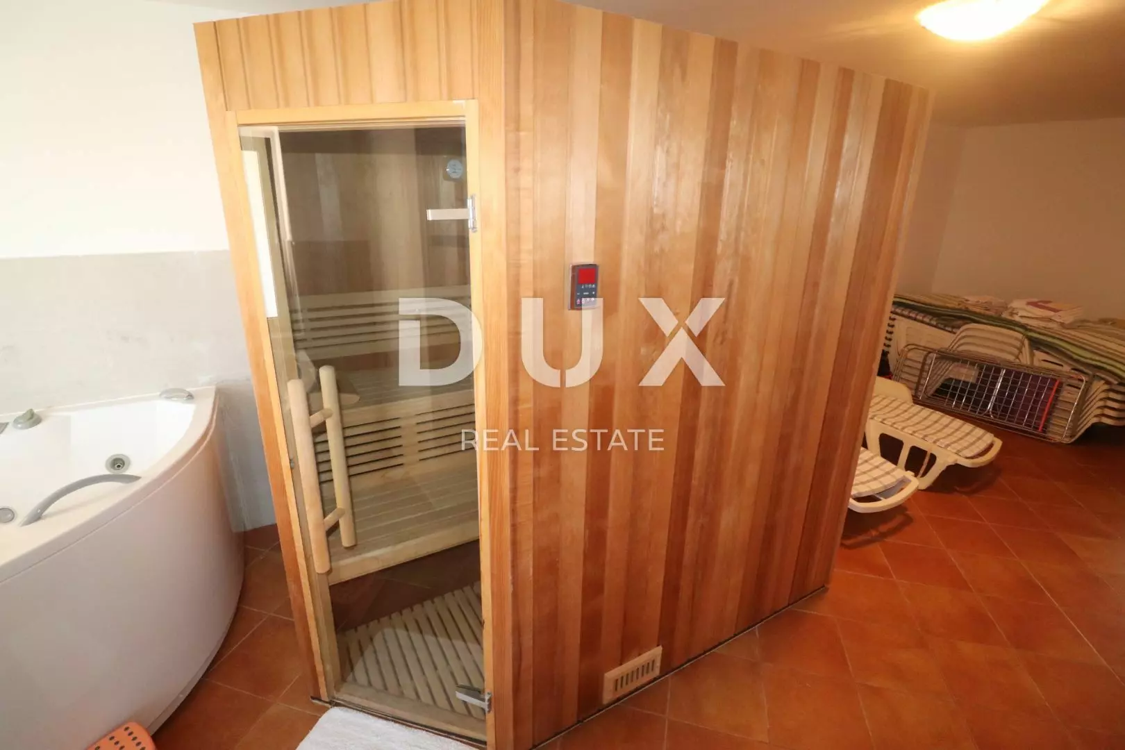 5-bedroom Villa In Supetarska Draga, Croatia (410 M²)
