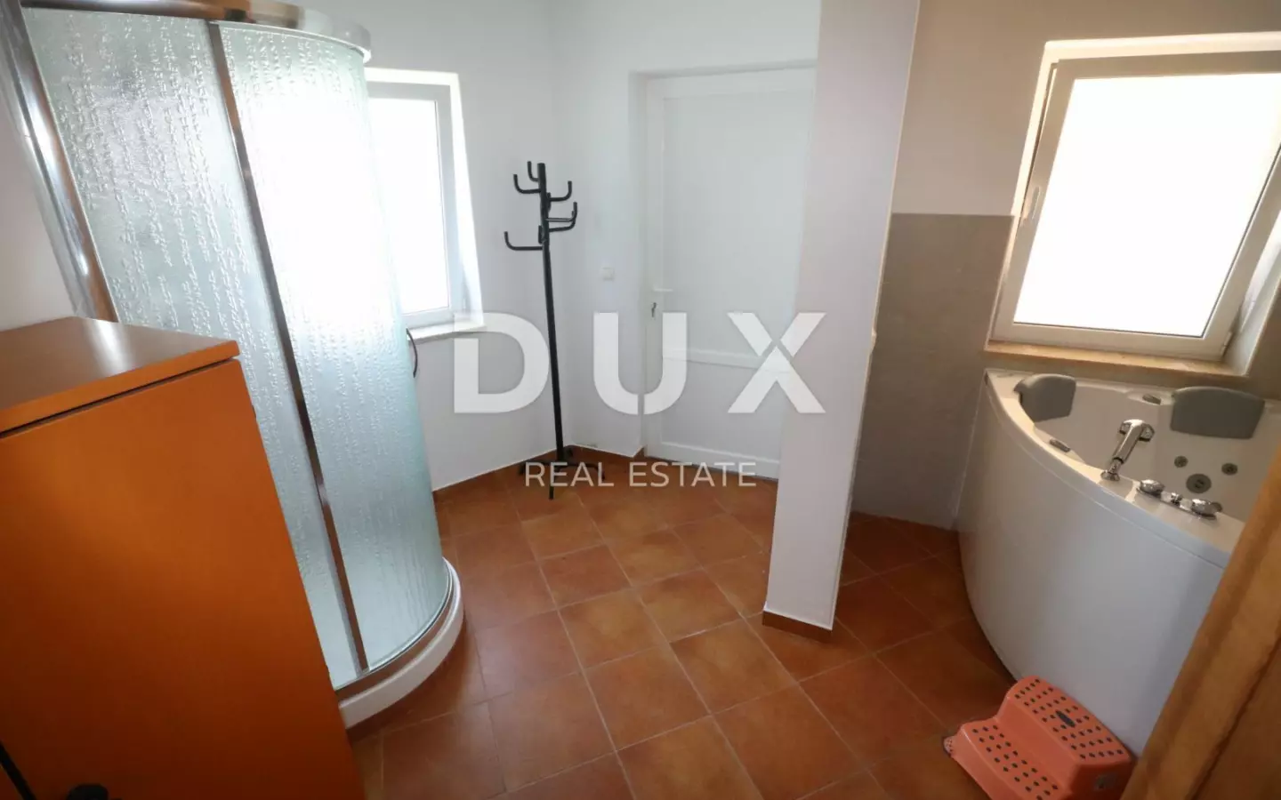5-bedroom Villa In Supetarska Draga, Croatia (410 M²)