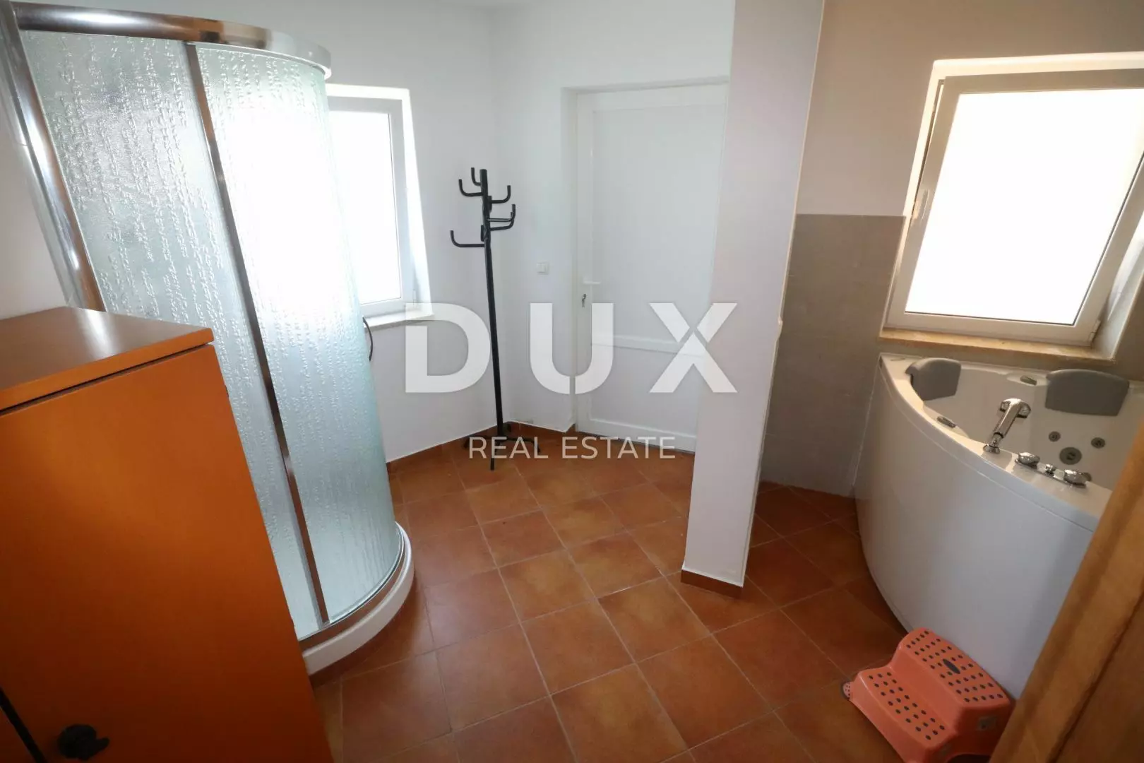 5-bedroom Villa In Supetarska Draga, Croatia (410 M²)