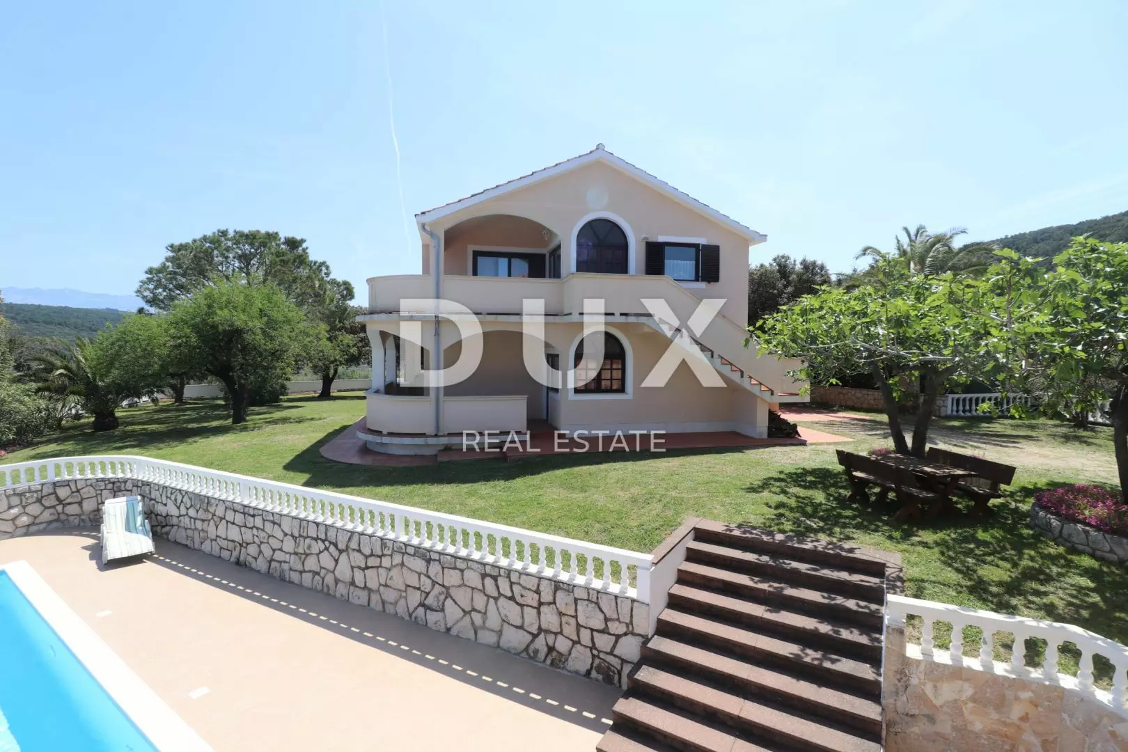 5-bedroom Villa In Supetarska Draga, Croatia (410 M²)