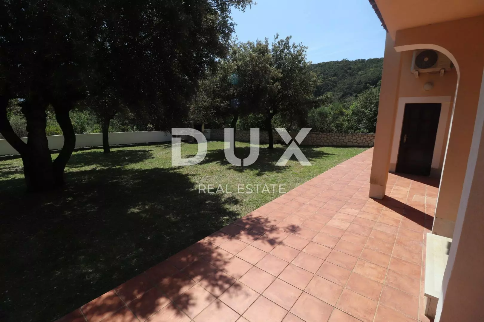 5-bedroom Villa In Supetarska Draga, Croatia (410 M²)
